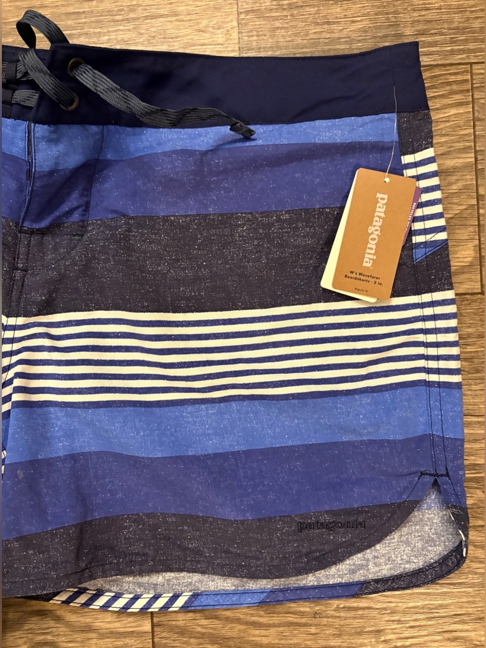 New Patagonia W's Wavefarer Boardshorts 5" Striped Unlined Shorts size 14